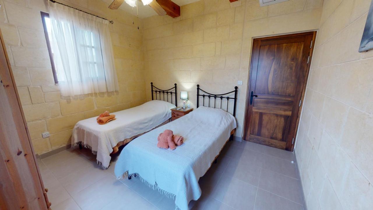 Qala Bed&Breakfast With Swimming Pool - Il-Wenniessa Εξωτερικό φωτογραφία